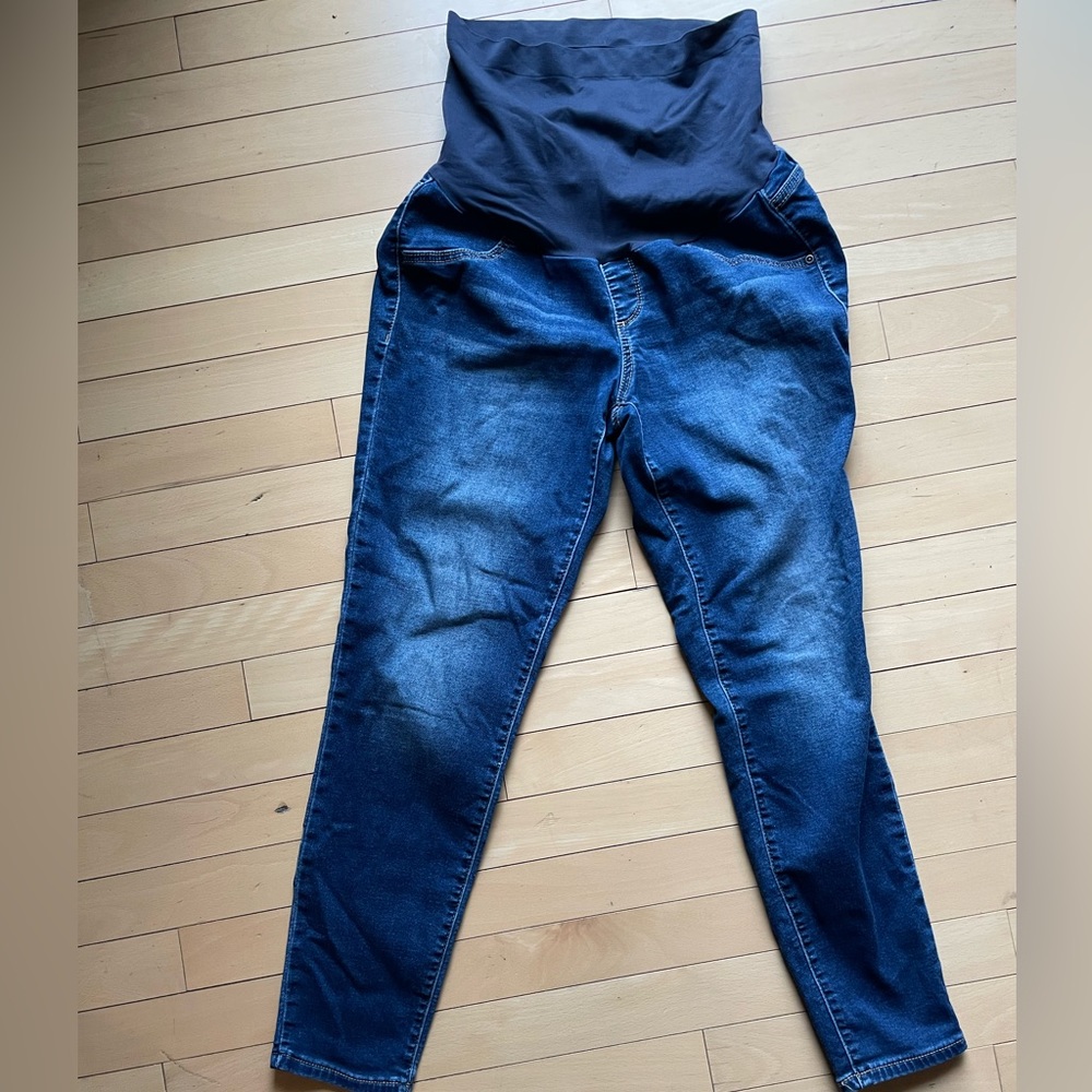 A Glow Maternity Jegging